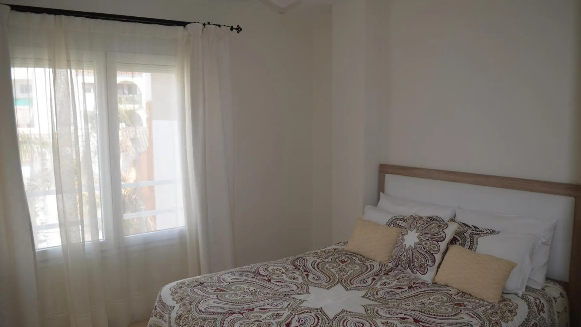 Estepona Beach 3Br Condo Frontline La Rada 0*,  Spain