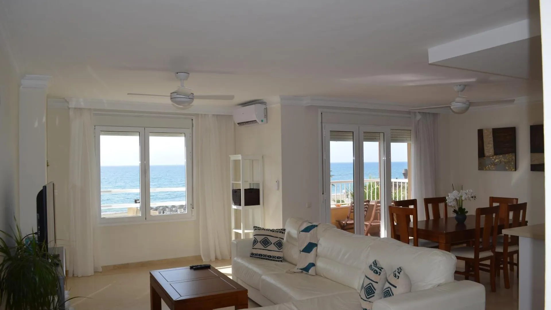 Apartment Estepona Beach 3Br Condo Frontline La Rada